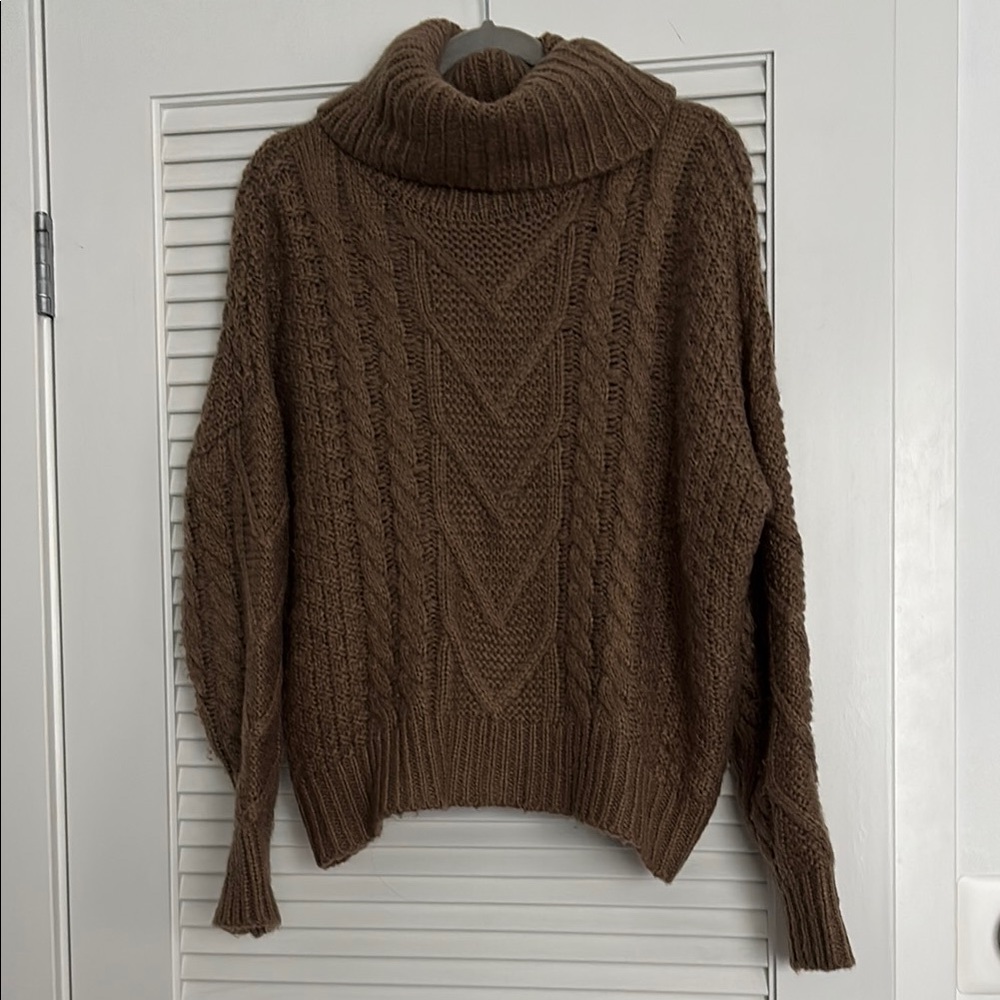 Charlotte Russe turtleneck chunky brown sweater Sz L